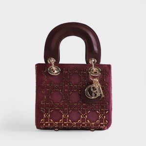 شنتة DIOR شامل البكج البكج :بوكس و كيس و شهاده مختومة